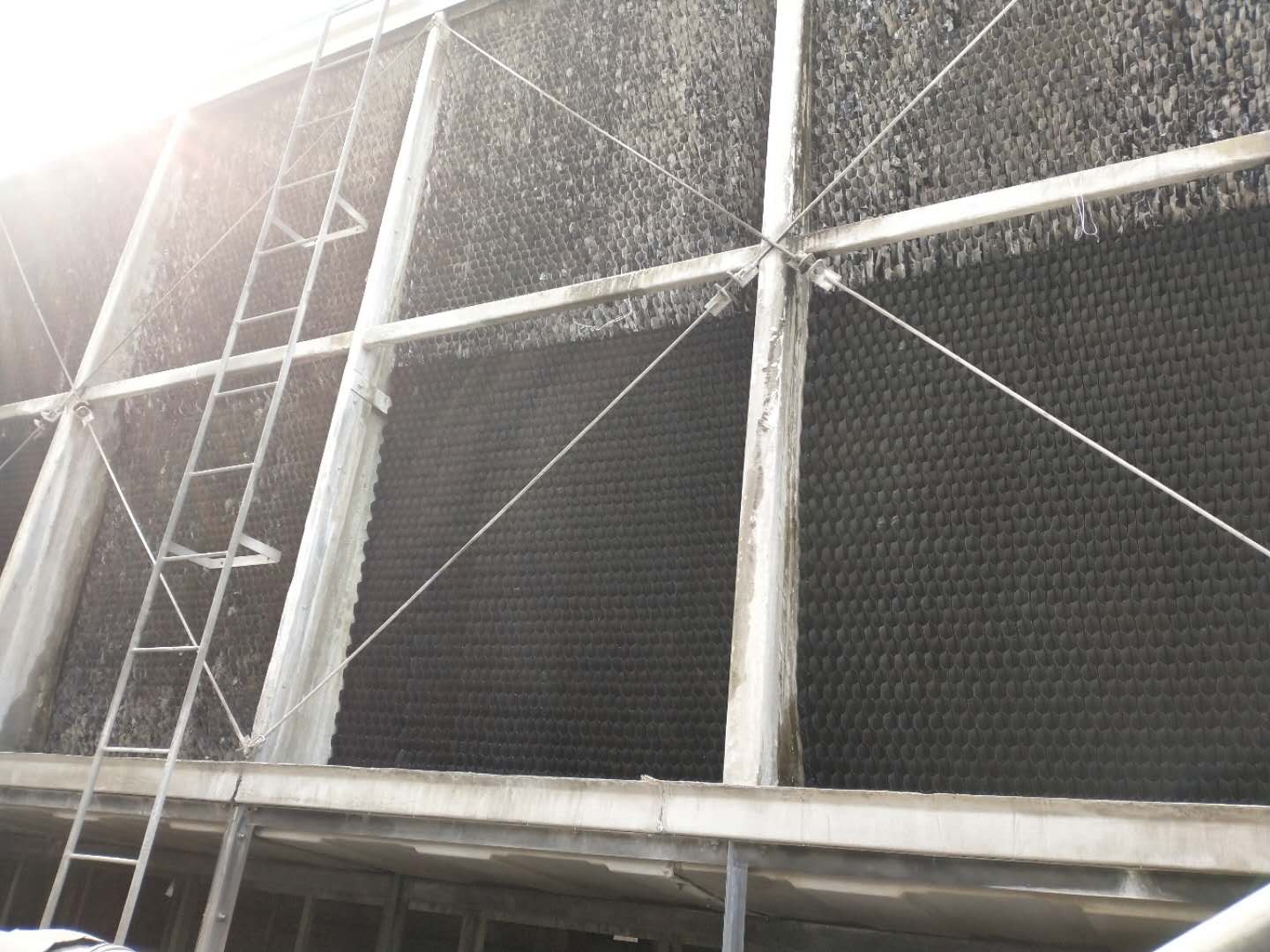 冷却塔维修-无锡晟洐环保设备有限公司是专业生产圆形冷却塔,方形冷却塔,无锡冷却塔公司,低温冷却塔,工业冷却塔的专业生产无锡冷却塔维修厂家。凭着精湛的设计,严格的生产监管,保证品质优良,性能卓越,恒久耐用。CXT系列广泛适用于空调冷冻系统,塑胶,电镀,电力,化工等各类工业机械。专业打造全系列逆流式和横流式之圆形、方形、超低噪、高温型等冷却塔;储水箱,管道式和离心式循环水泵等。本着“良好的产品,来自科学的研究”,执着不懈地对本行业进行大量技术投入,并取得了不俗的成绩,以求将更好的设备带给制冷业界。产品凭着精湛的设计,严格的生产监管,保证品质优良,性能卓越,恒久耐用。总之我们所设计的每个系统都是为了满足您最重要的需求。